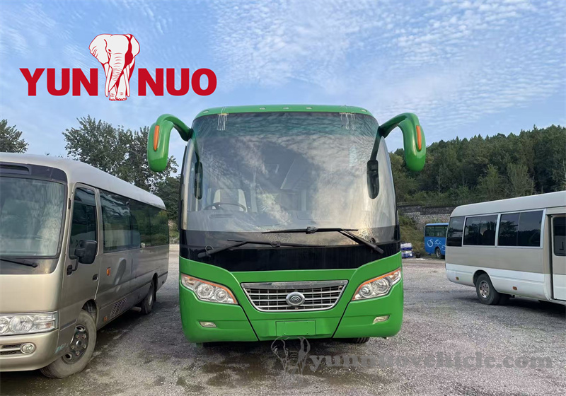 The Yutong ZK6932D has been fully renovated and is ready to be dispatched to the customer's target port Le Yutong ZK6932D a été entièrement rénové et est prêt à être expédié vers le port cible du client