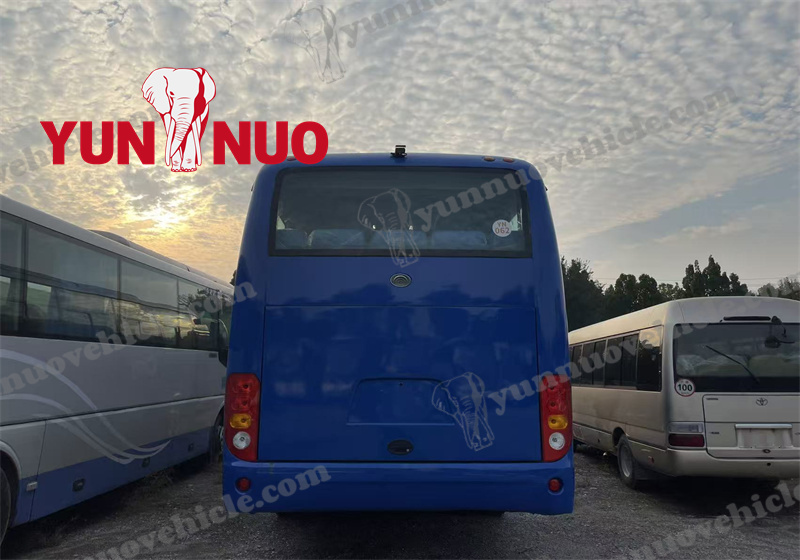 Le bus Yutong ZK6102D à destination du Zimbabwe a été entièrement rénové