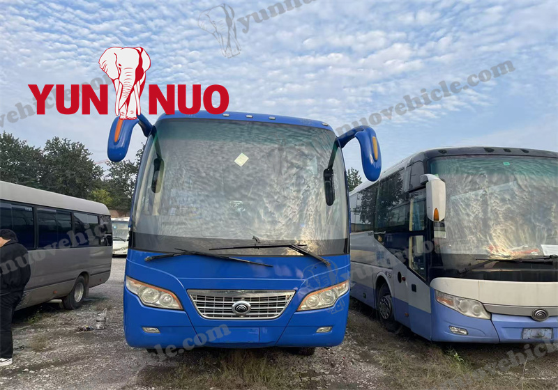 Le bus Yutong ZK6102D à destination du Zimbabwe a été entièrement rénové