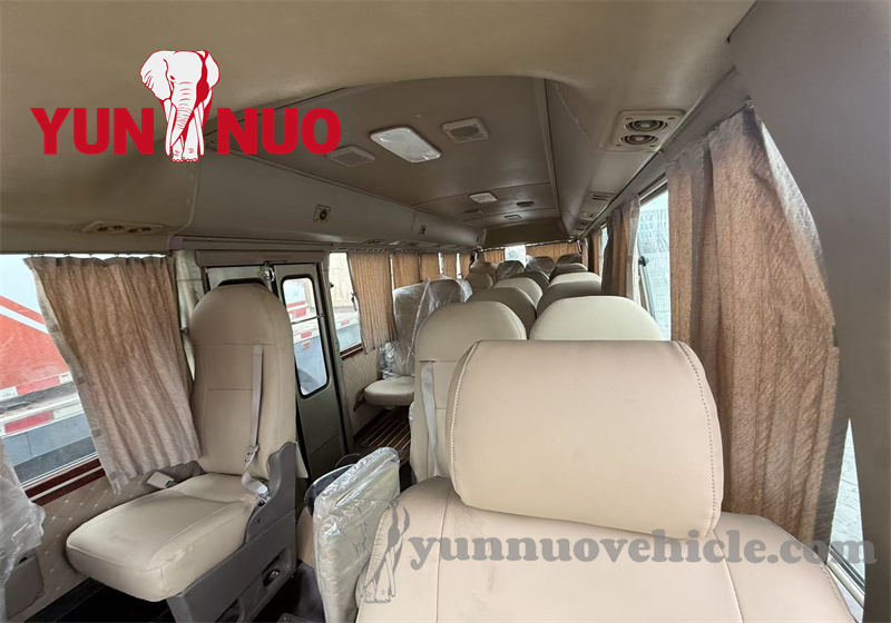 The Toyota Coaster customized by the client from the DRC Congo has been shipped to the port Le Toyota Coaster personnalisé par le client du CRD Congo a été expédié au port