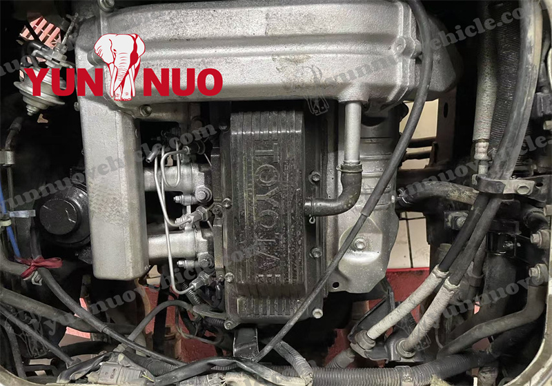 Le Toyota Coaster personnalisé pour le client ghanéen a été entièrement rénové