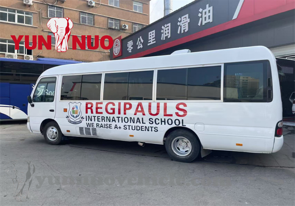 Customized used Coaster school bus for Ghanaian clients Bus scolaire usagé usagé personnalisé pour les clients ghanéens