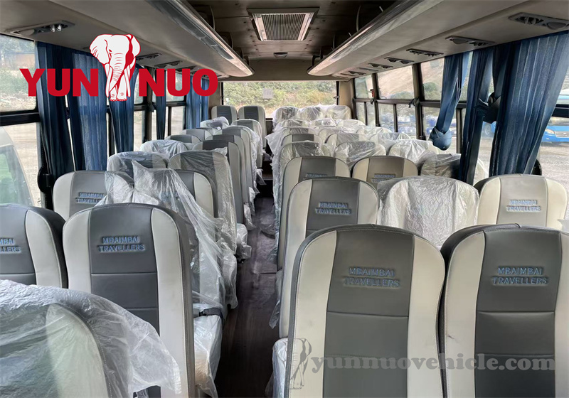 The Yutong ZK6932D has been fully renovated and is ready to be dispatched to the customer's target port Le Yutong ZK6932D a été entièrement rénové et est prêt à être expédié vers le port cible du client