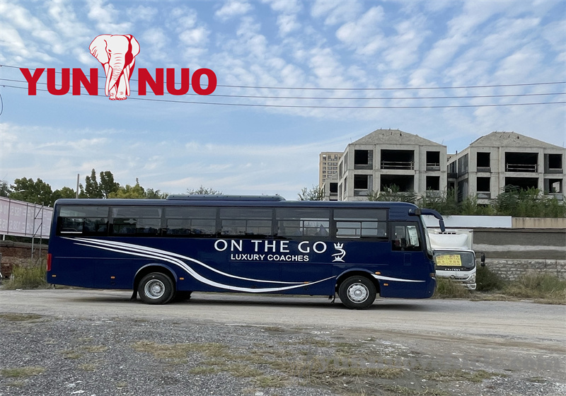 The used Yutong ZK6112D bound for Zimbabwe is about to set sail Le Yutong ZK6112D d'occasion à destination du Zimbabwe est sur le point de prendre le large