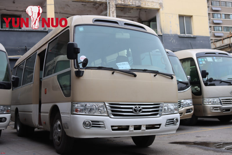 Toyota Coaster Bus 29 Seats de très bonne qualité