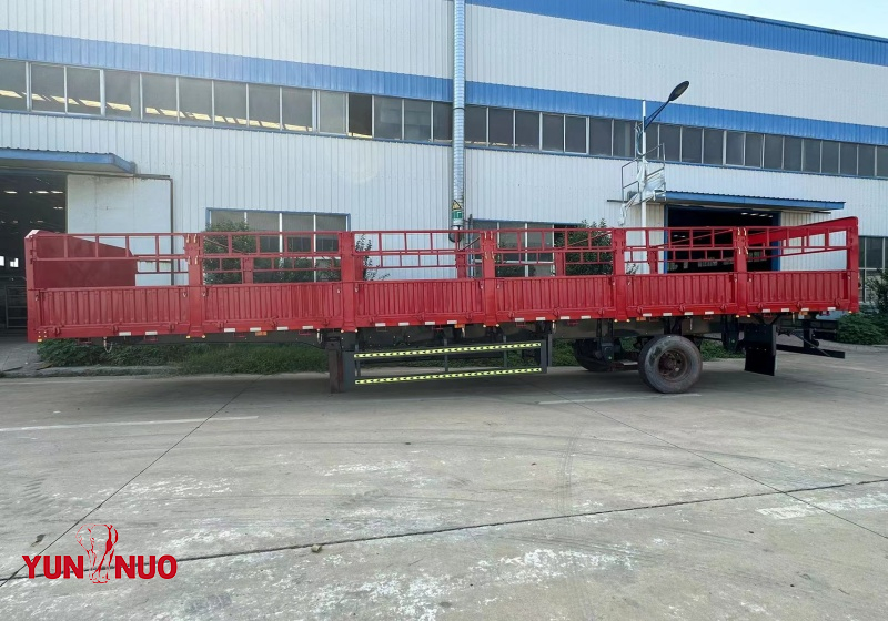 remorque à benne latérale