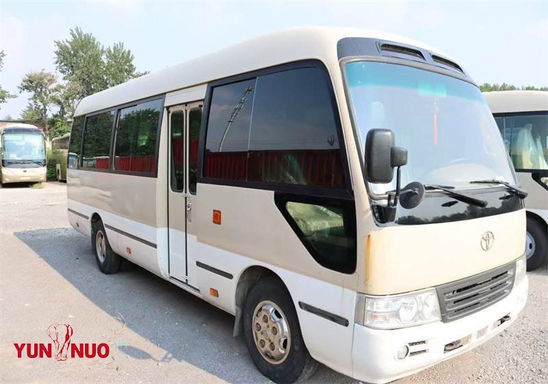 Toyota Coaster gauche Drive