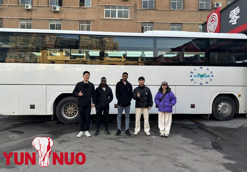 Des clients de Tanzanie viennent nous rendre visite.