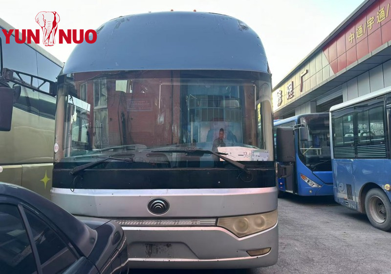 Yutong a utilisé le bus ZK 6122HQ9 (double porte) 03