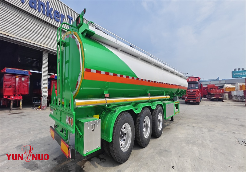 remorque citerne de carburant