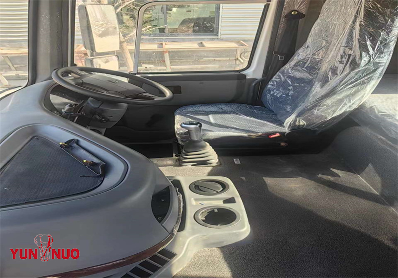 HOWO Tracteur d'occasion 371HP