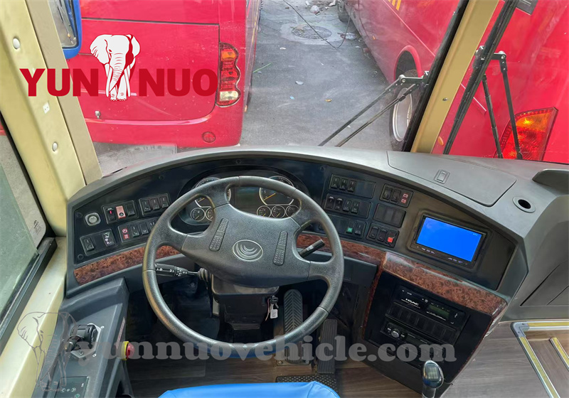 Rénovation personnalisée d'un coach d'occasion pour un client Tchad