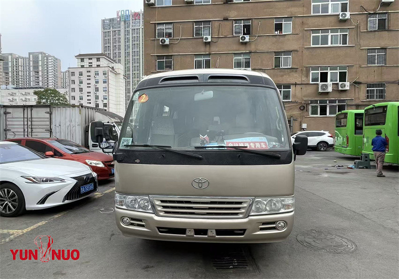 Toyota Coaster Bus 19 Seats 