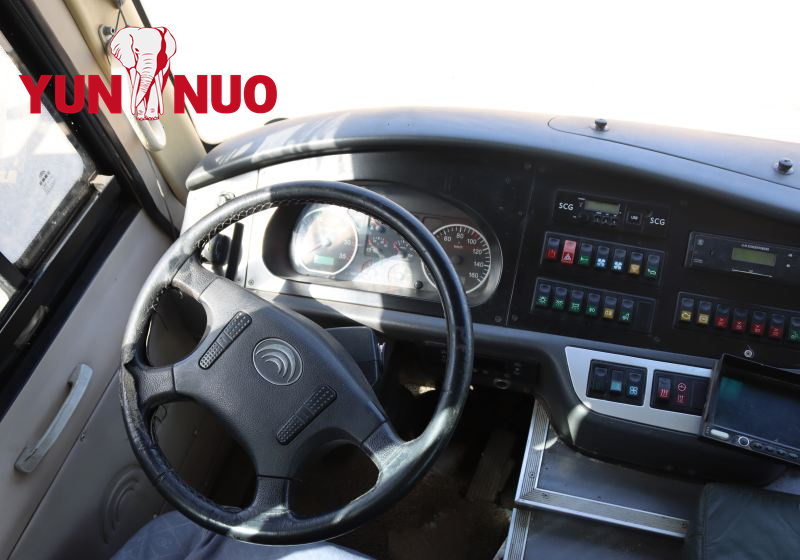 YUTONG UTILISÉ BUS ZK6892D1 41