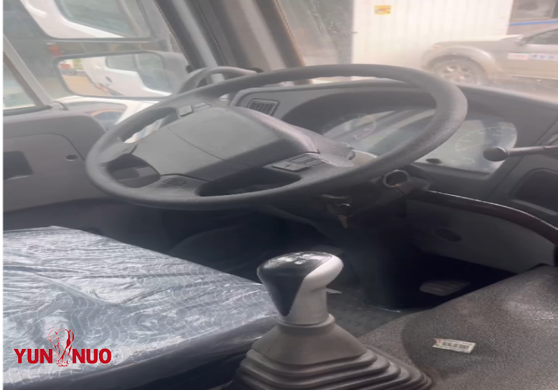 HOWO camion à benne basculante d'occasion