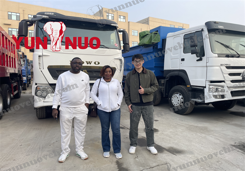 Un client de Côte d'Ivoire achète quatre camions bennes d'occasion