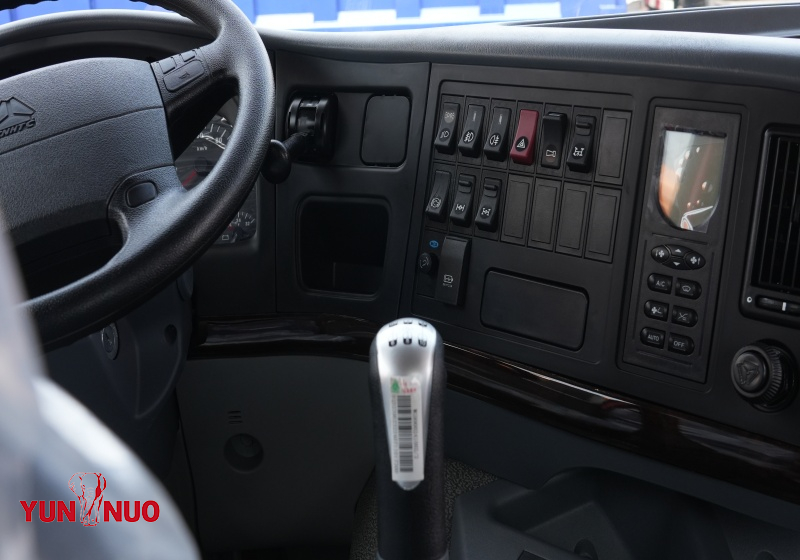 Camion malaxeur HOHAN