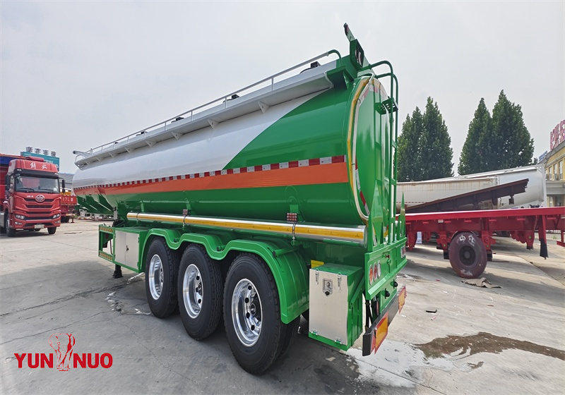 remorque citerne de carburant