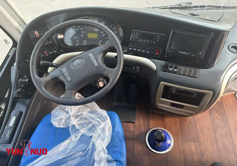 Yutong a utilisé le bus ZK6120.55 Seats