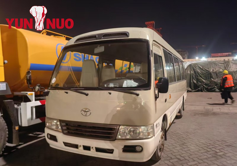 Le client nigérian a passé une commande de deux sous-verres supplémentaires.