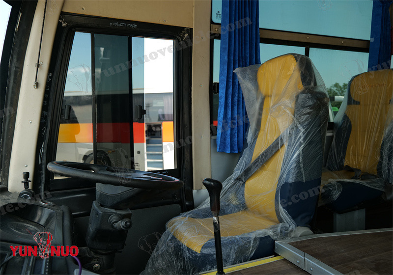 Bus Yutong aux spécifications africaines ZK6102D