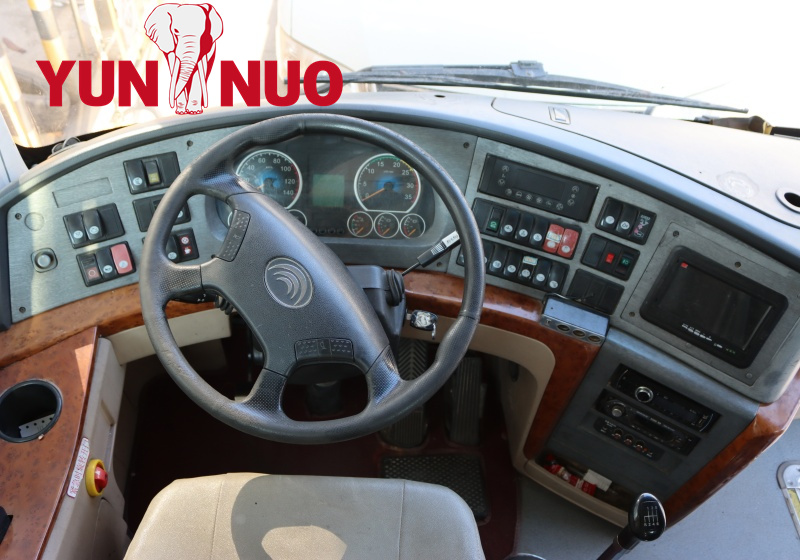 YUTONG UTILISÉ BUS ZK6110H9 56