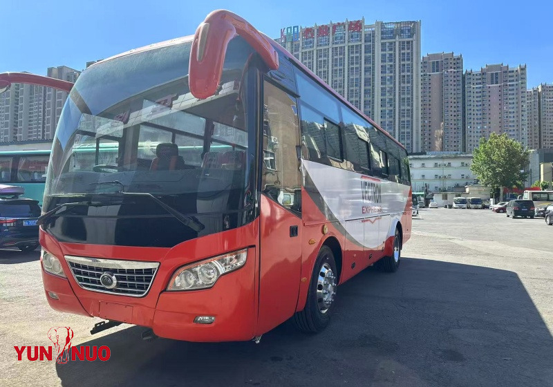China Yutong a utilisé BUS.ZK6932D. Moteur avant 52seaux 