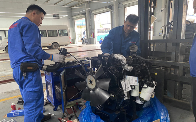 Routine de maintenance en usine