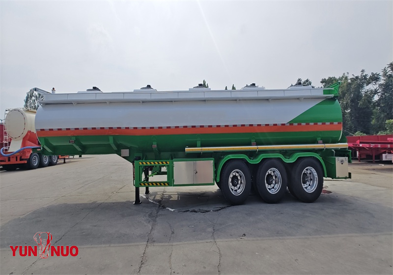 remorque citerne de carburant