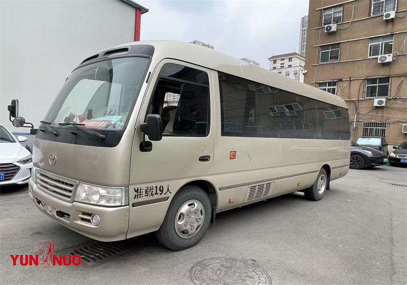 Toyota Coaster Bus 19 Seats 