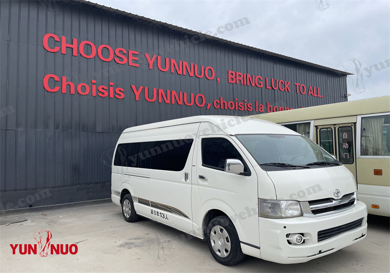 Modèle Toyota hiace (2TR)