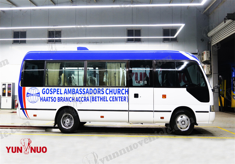 Toyota Coaster Diesel N04C remis à neuf