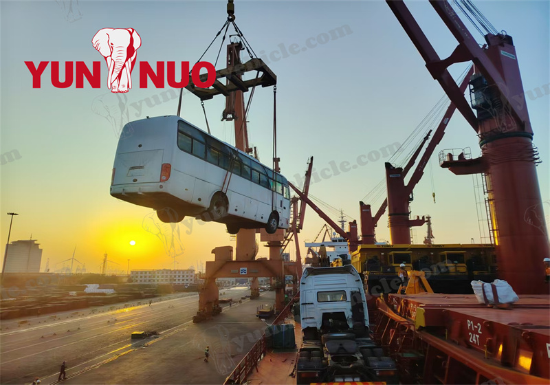 Shandong Yunnuo | 3 Toyota Hiace r&eacute;nov&eacute;es et exp&eacute;di&eacute;es au Zimbabwe副本1.jpg