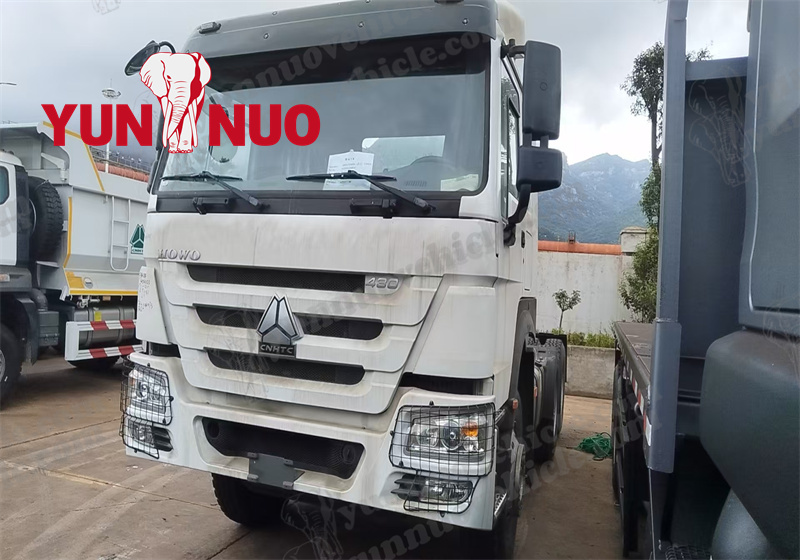 Le Sinotruk command&eacute; par le client angolais est arriv&eacute; au port.jpg